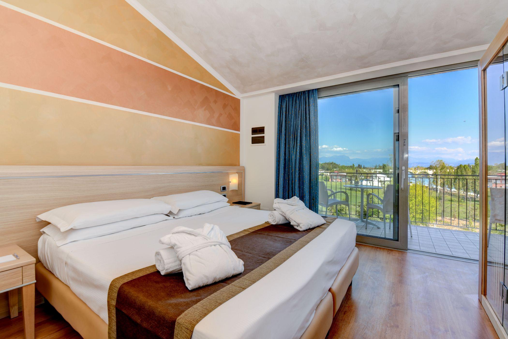 Hotel Rivus Peschiera del Garda Bagian luar foto