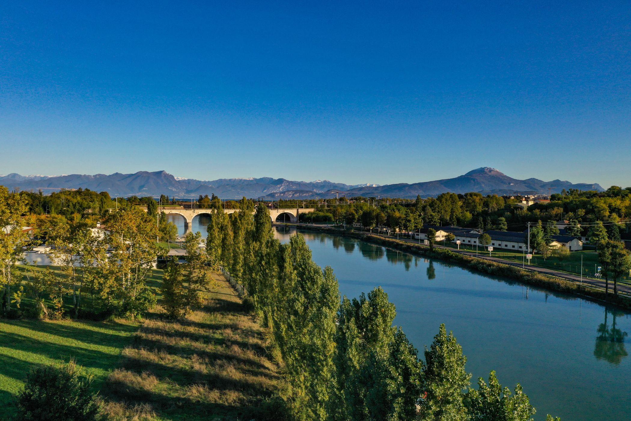 Hotel Rivus Peschiera del Garda Bagian luar foto