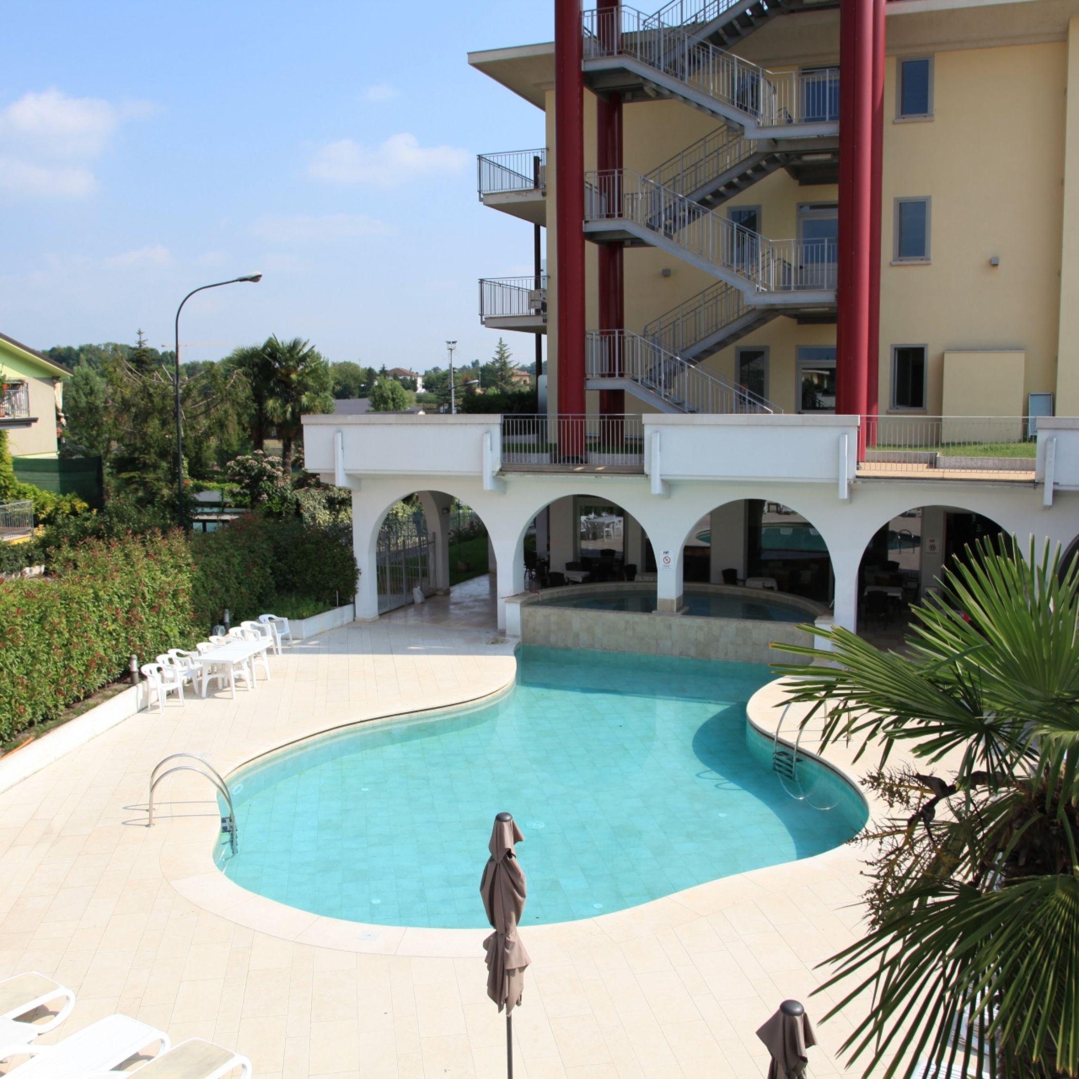 Hotel Rivus Peschiera del Garda Bagian luar foto