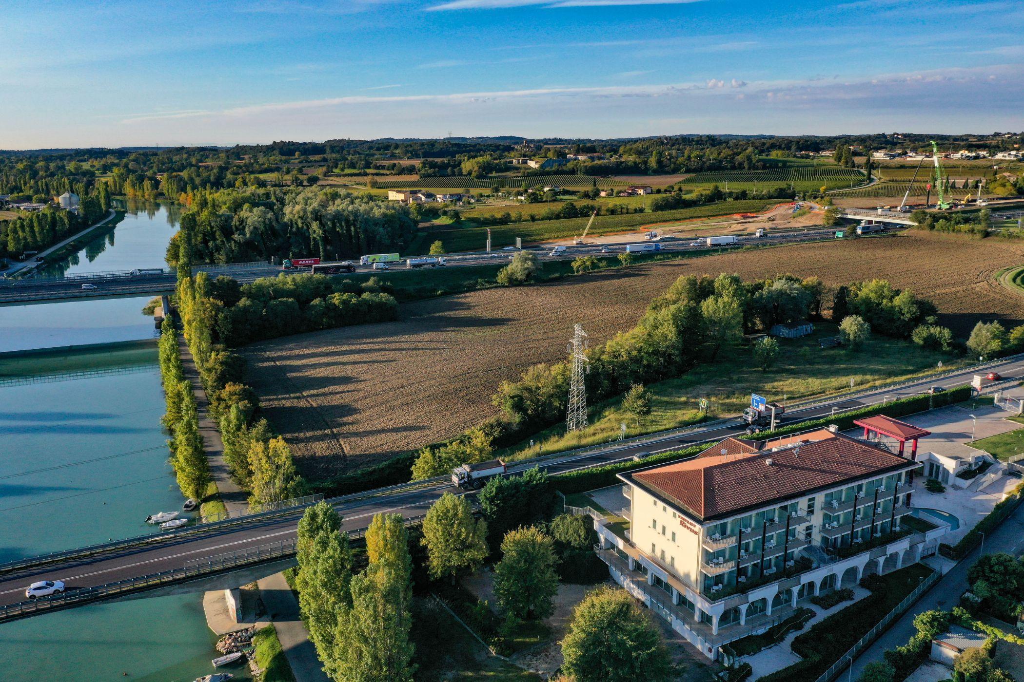 Hotel Rivus Peschiera del Garda Bagian luar foto