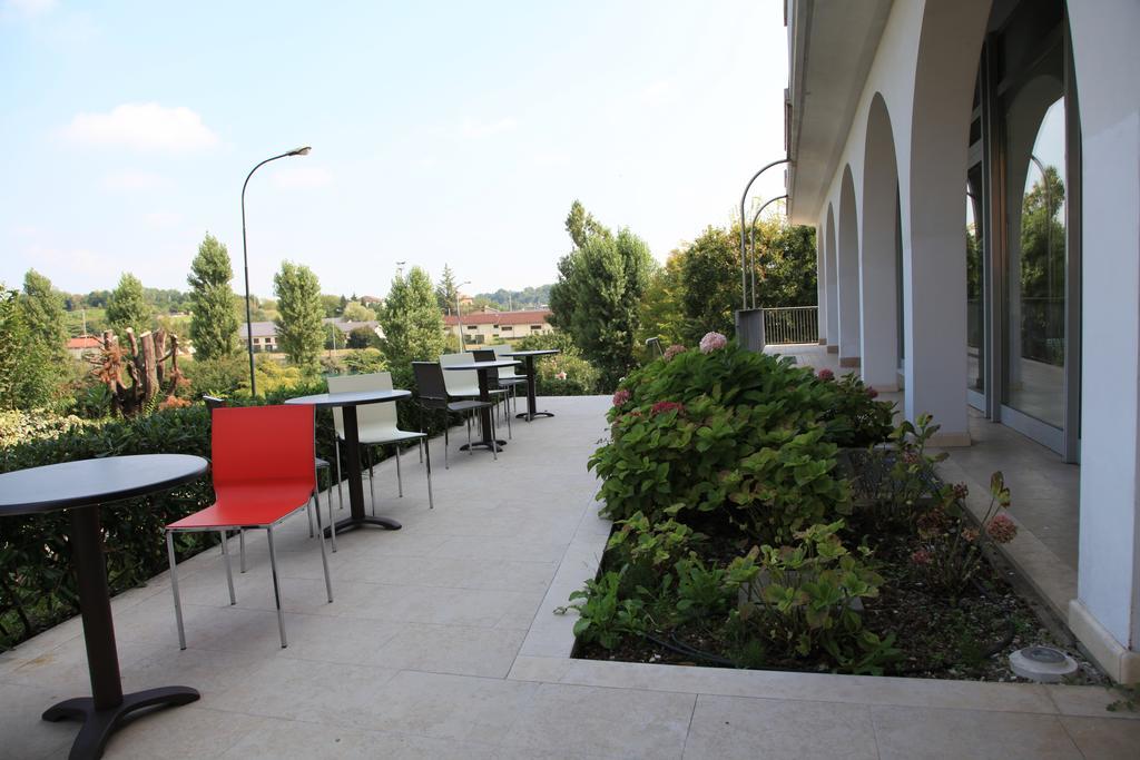 Hotel Rivus Peschiera del Garda Bagian luar foto