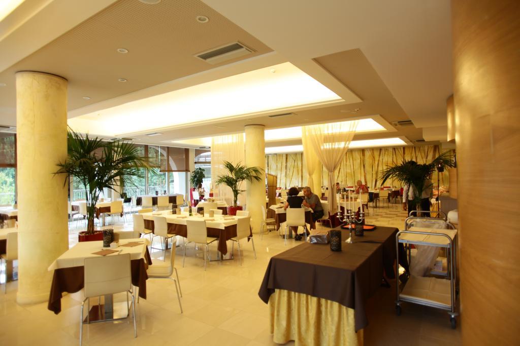 Hotel Rivus Peschiera del Garda Bagian luar foto