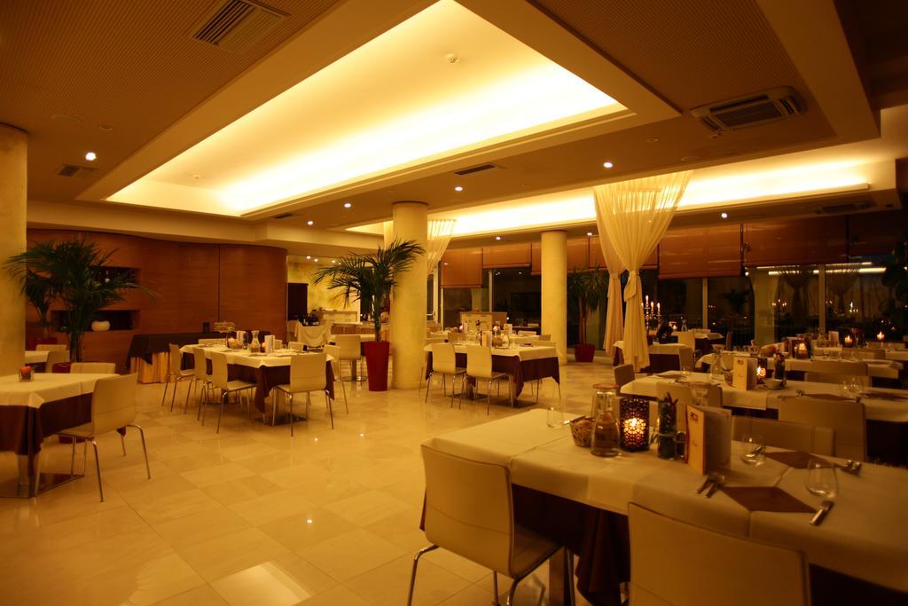 Hotel Rivus Peschiera del Garda Bagian luar foto